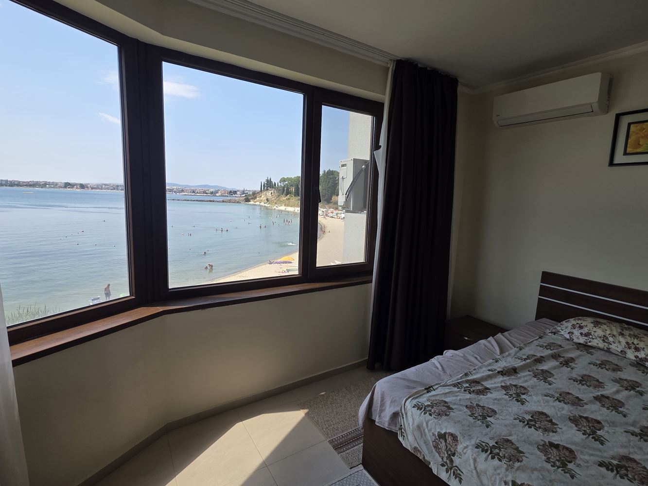 Zweizimmerwohnung in erster Meereslinie mit frontalem Meerblick in Nessebar
