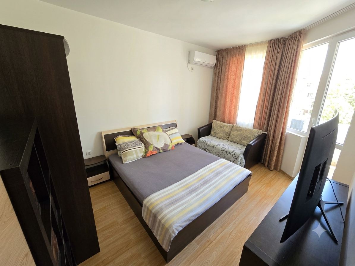 Gemütliche Wohnung mit einem Schlafzimmer in einer Wohnanlage mit eigener Infrastruktur
