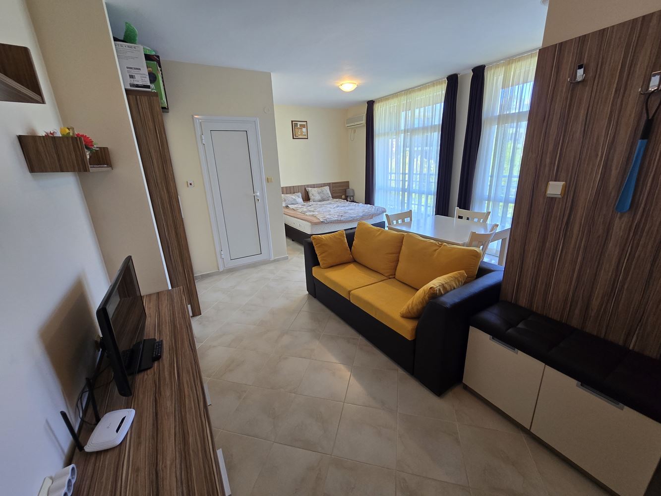 Sonnenstrand – Geräumiges Studio mit hervorragendem Potenzial zur Umgestaltung in eine kleine Wohnung mit einem Schlafzimmer