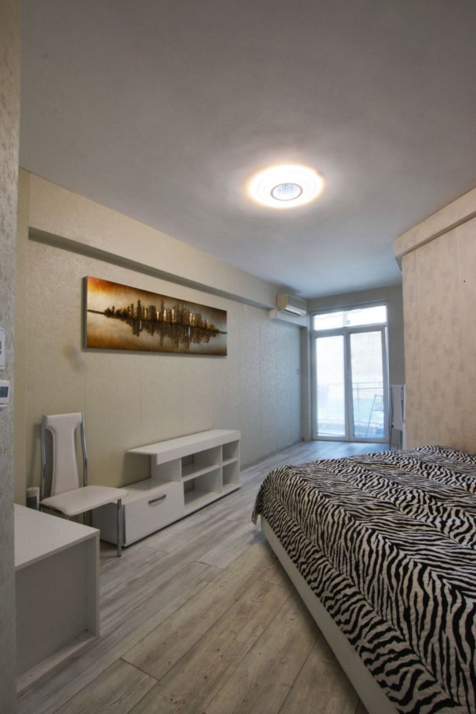 Luxuriöse Drei-Zimmer-Wohnung mit Meerblick in erster Reihe in Ravda – 114 m², zwei Terrassen und maximaler Komfort