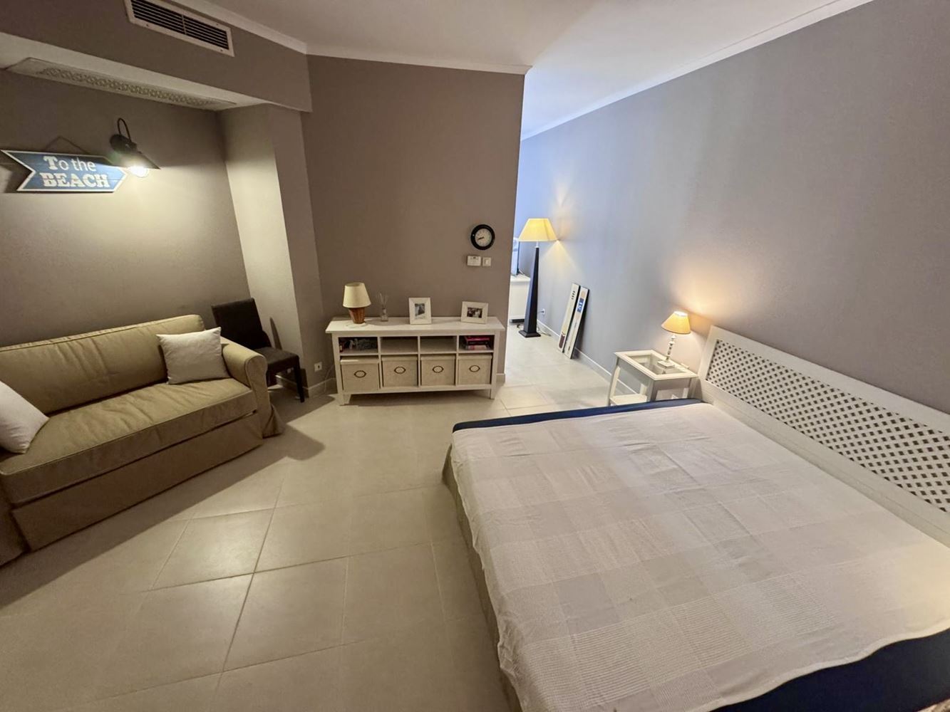 Luxuriöse Einzimmerwohnung in einem prestigeträchtigen First-Line-Komplex – Komfort, Stil und endlose Annehmlichkeiten