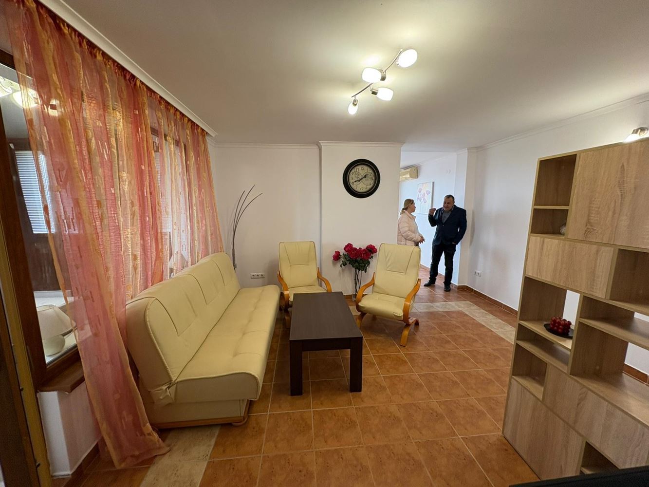 Pomorie – Geräumige Wohnung mit 2 Schlafzimmern in erster Linie mit Meerblick und niedriger Wartungsgebühr