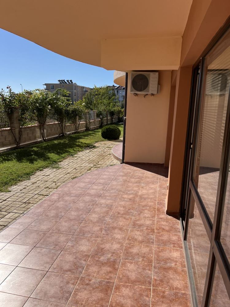 Möblierte Zwei-Schlafzimmer-Wohnung in einer Anlage in Ravda, bezugsfertig