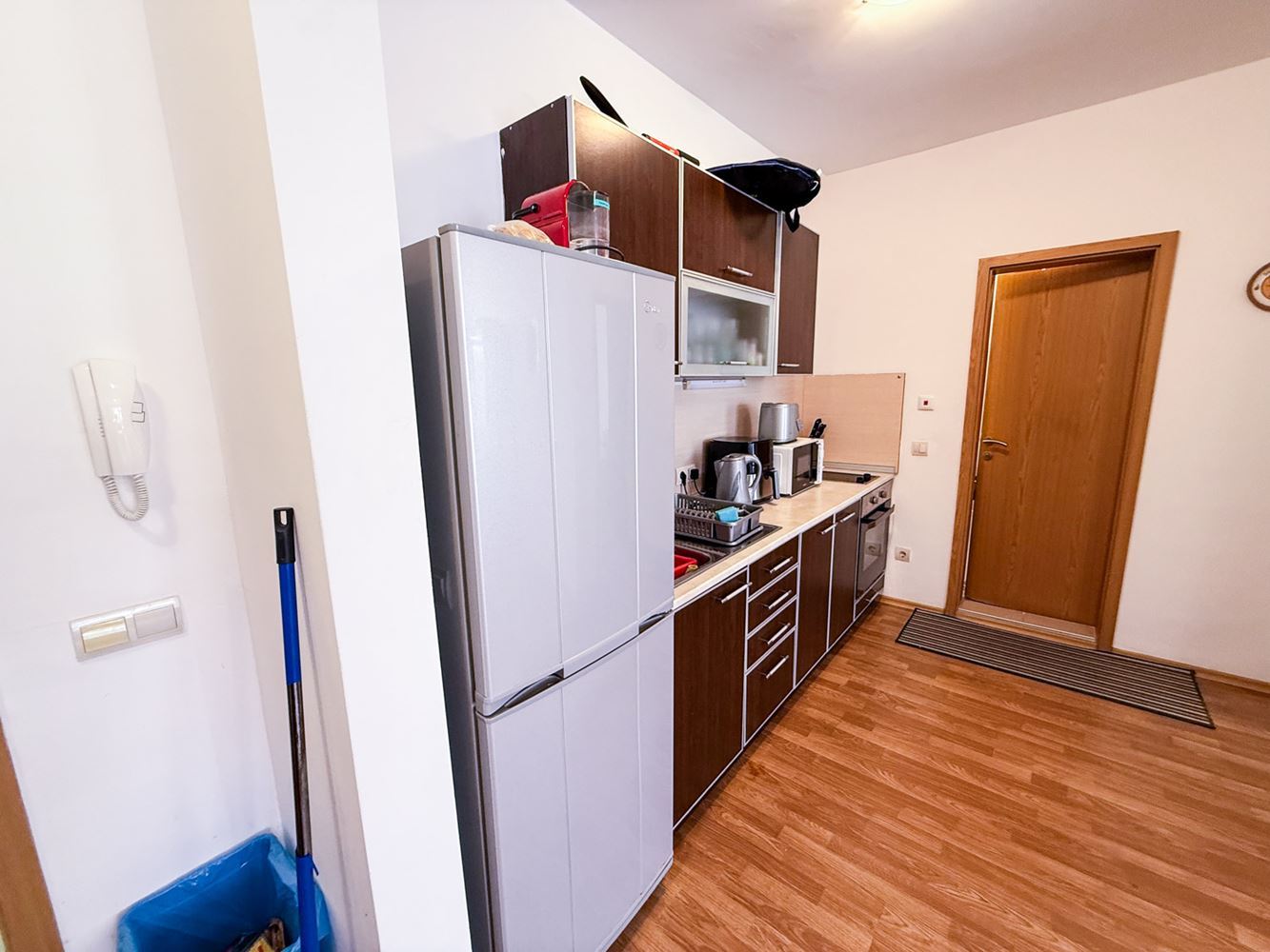 Großzügige Zweizimmerwohnung mit kleinem Privatgarten und großer Veranda in einer Anlage bei Aheloy