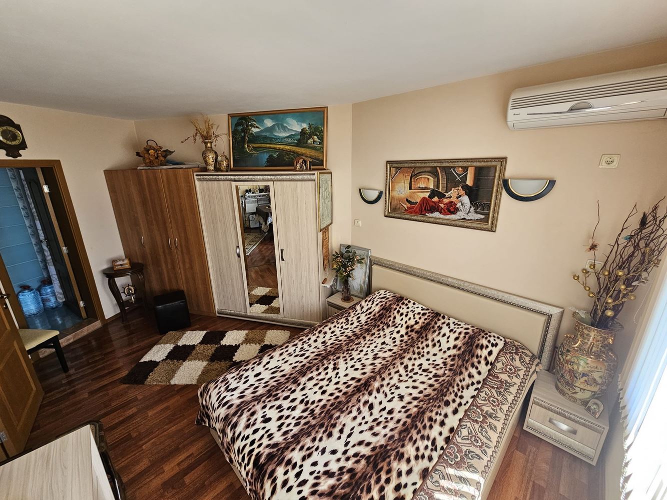 Einzimmerwohnung mit Meerblick in Sveti Vlas – Prestige, Komfort und Lage 100 m vom Strand entfernt. Mit Parkplatz in der Anlage