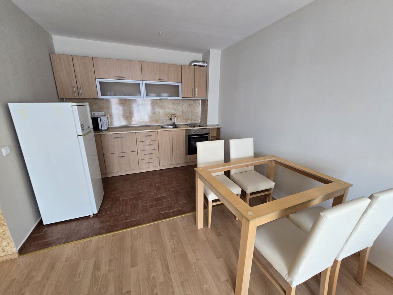 Wunderschöne 2-Zimmer-Wohnung in Sveti Vlas mit Meerblick – hervorragende Investition nur wenige Schritte vom Strand entfernt