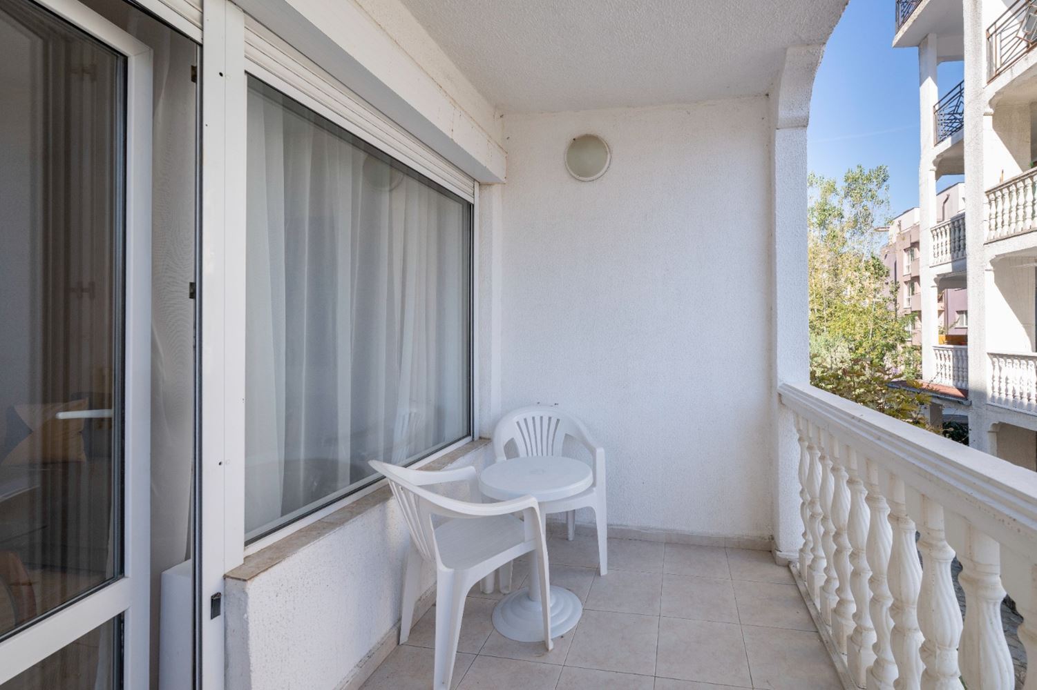 Geräumige Wohnung mit Poolblick in Sonnenstrand – eine ausgezeichnete Wahl für Urlaub und Investition