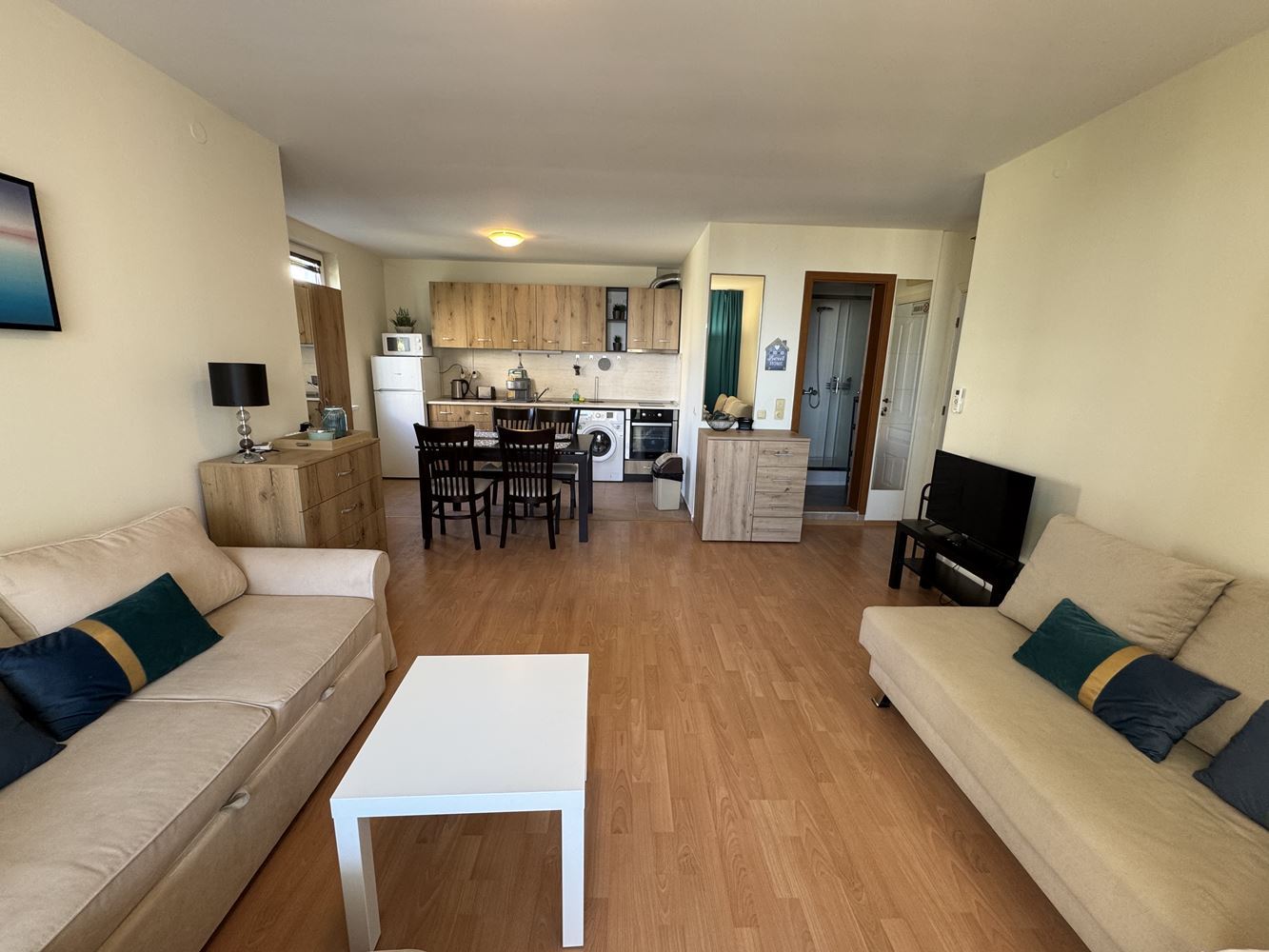Geräumiges Studio in Sveti Vlas mit schönem Blick auf den Pool – hervorragende Investition am Meer