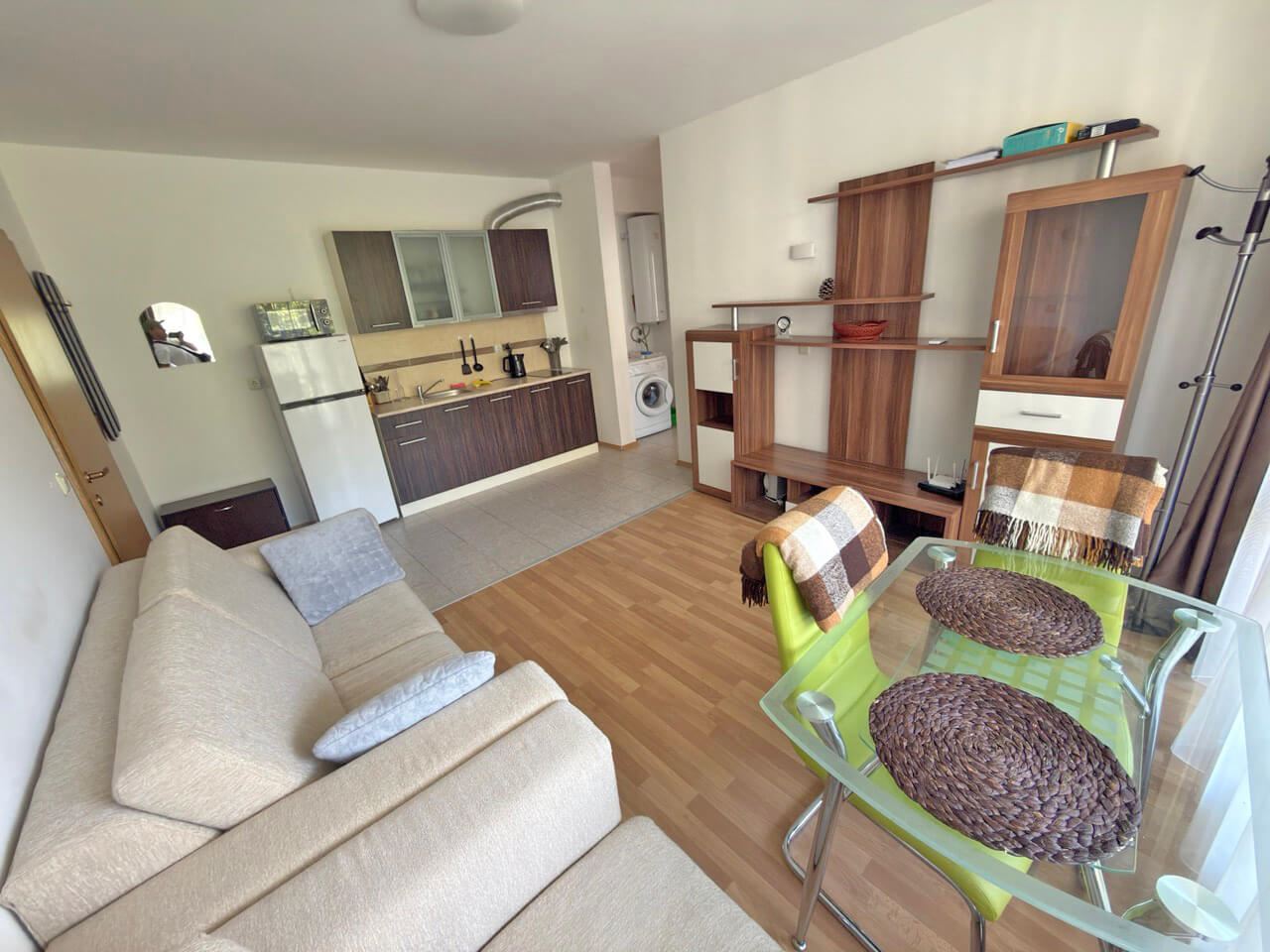 Zweizimmerwohnung mit hochwertiger Möblierung und Swimmingpool in einer modernen Anlage in Sonnenstrand