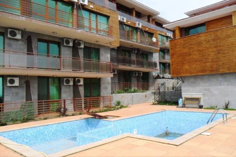 Geräumige Immobilie mit Potenzial für eine Mehrzimmerwohnung – ohne Wartungsgebühr, nahe Sonnenstrand