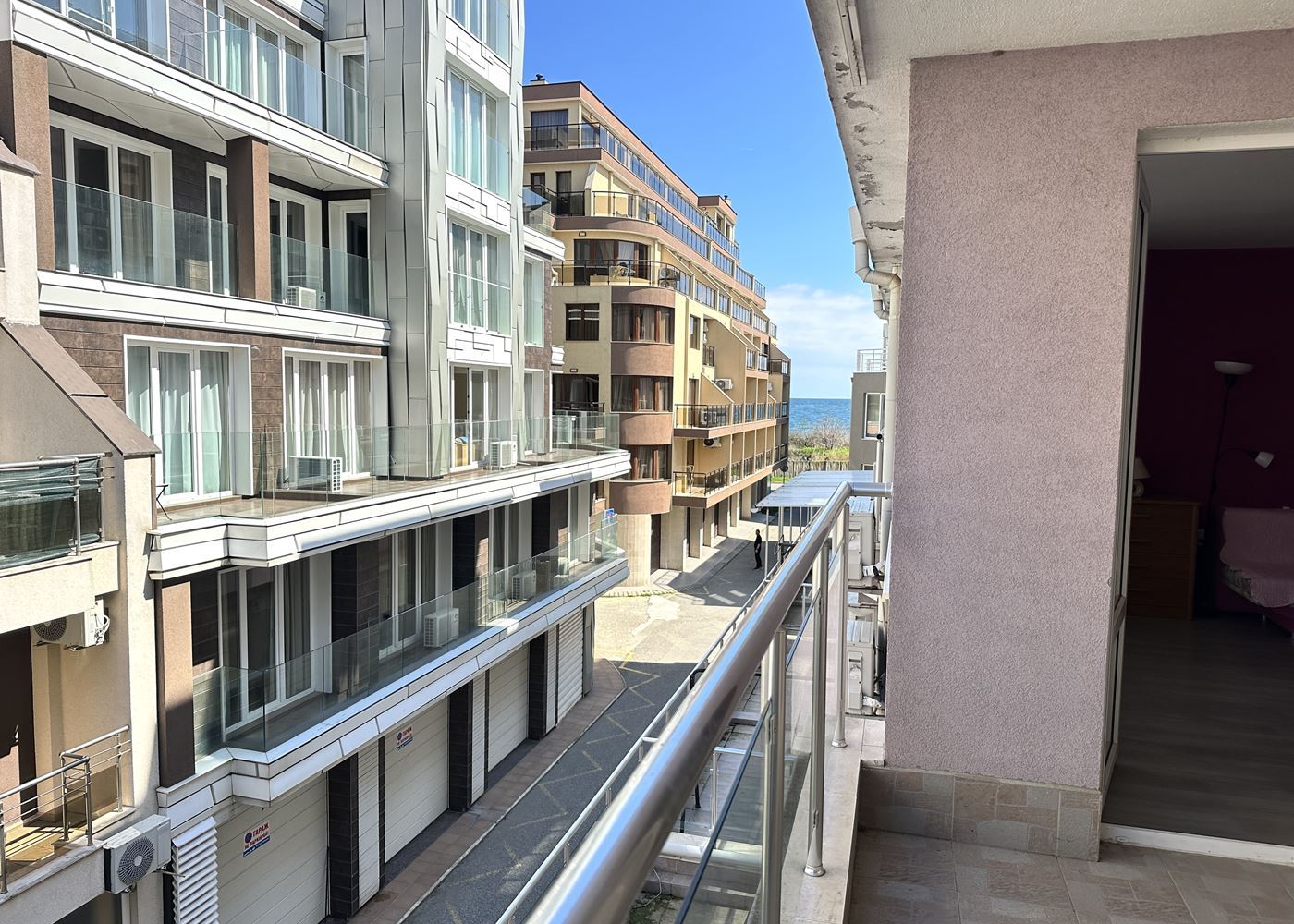 Ein-Zimmer-Apartment 100 m vom Strand in Pomorie – Komfort, Bequemlichkeit und Meerblick