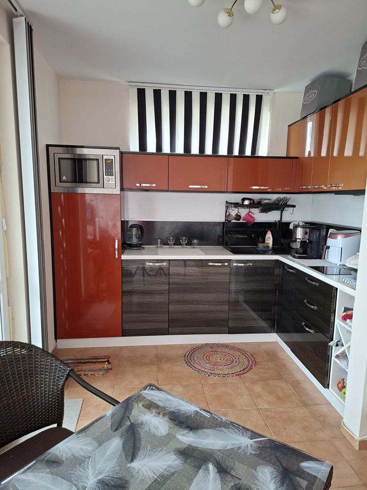 Geräumiges und vollständig möbliertes Studio in Pomorie – nur 300 Meter vom Meer entfernt