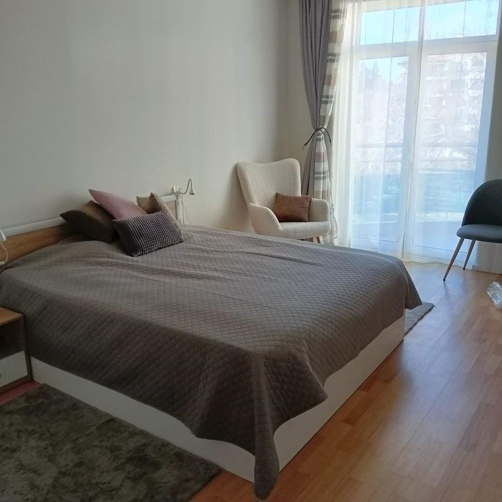 Geräumige Zwei-Zimmer-Wohnung mit Meerpanorama in Ravda – nur wenige Meter vom Strand entfernt, voll möbliert und mit ausgezeichnetem Investitionspotenzial
