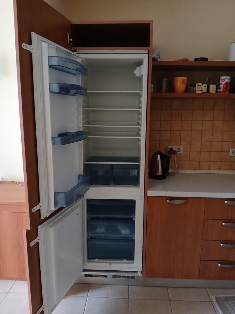 Attraktive Zwei-Zimmer-Wohnung in erster Meereslinie in Pomorie – Komfort, Swimmingpools und Spa-Angebote
