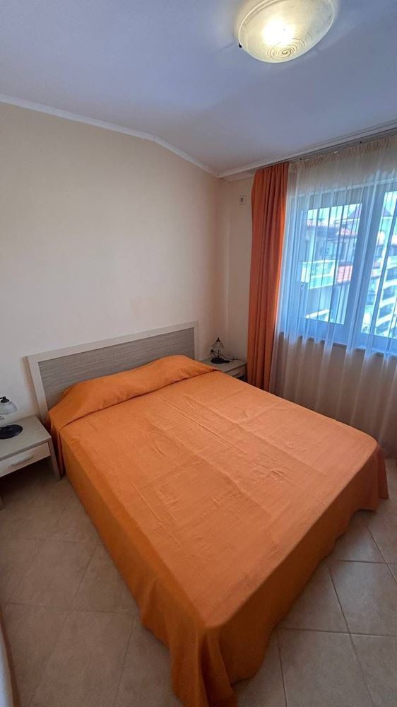 Panorama-2-Zimmer-Wohnung in einer Anlage mit Pools, SPA und einem riesigen grünen Garten in Sonnenstrand