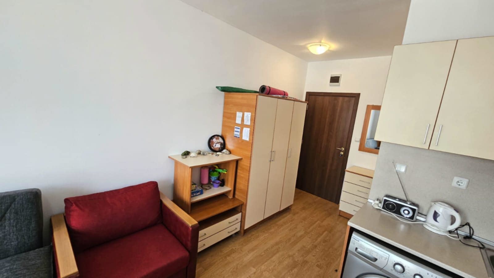 Kompaktes Studio in der Region Sonnenstrand – ausgezeichnete Infrastruktur, Haushaltsstrom und eine hervorragende Investition