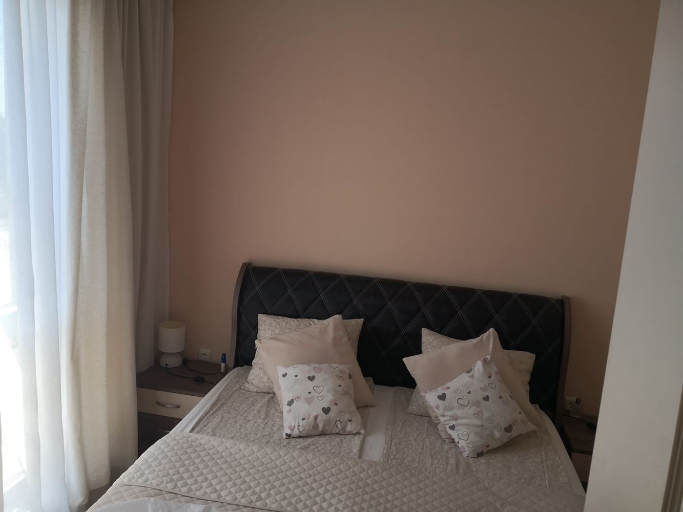 Geräumiges Apartment mit zwei Schlafzimmern und Blick auf den Pool und den Garten – vollständig möbliert in einer modernen Anlage in Sonnenstrand