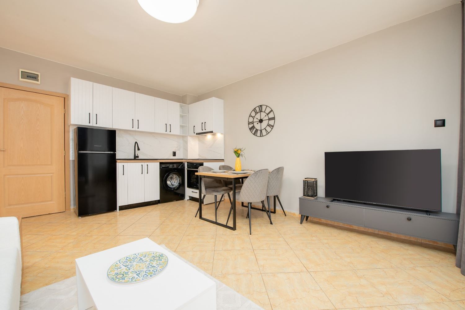 Stilvoll renovierte 3-Zimmer-Wohnung in einer gepflegten Anlage in Sonnenstrand – Komfort, Ruhe und ausgezeichnete Lage