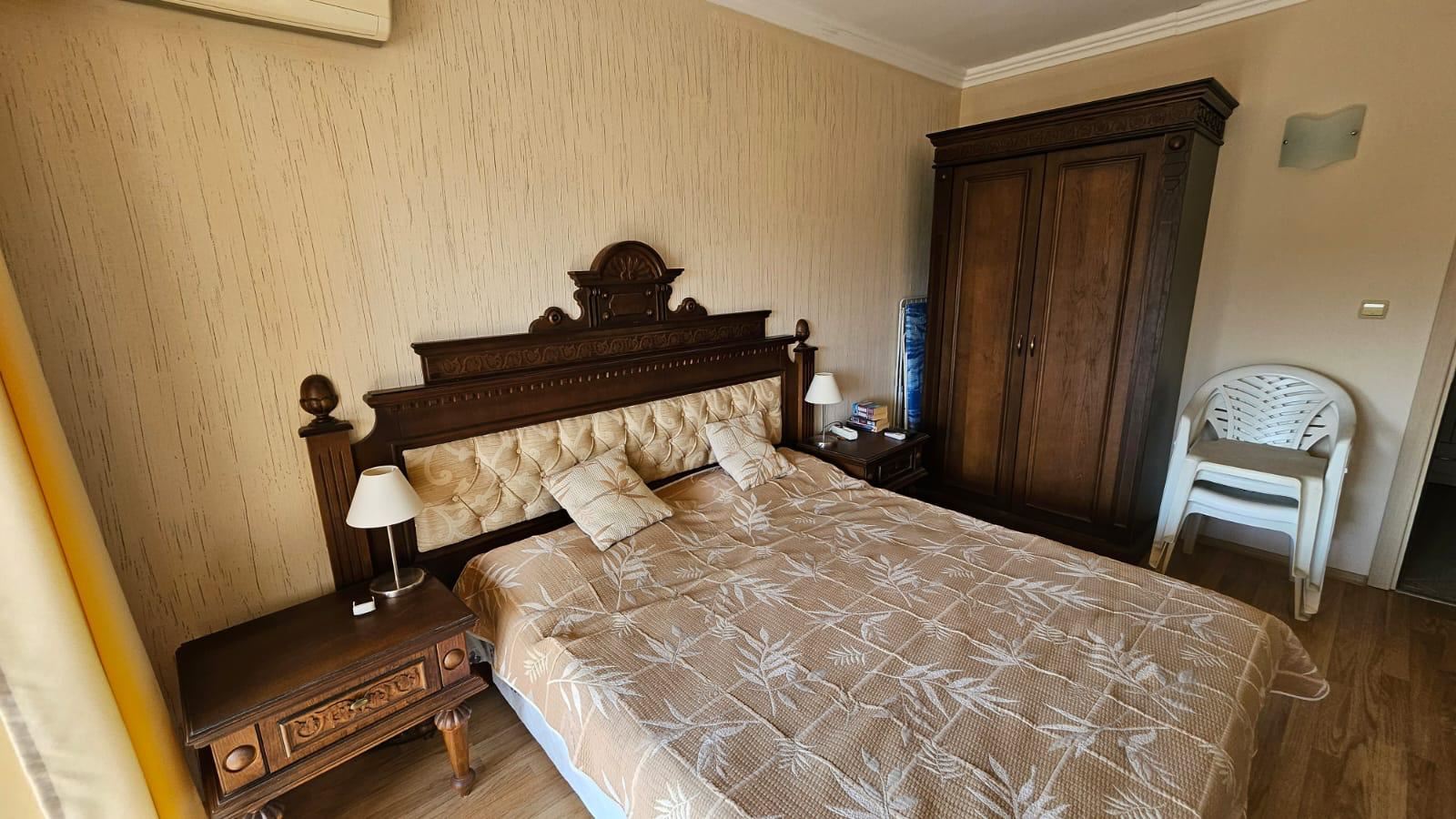 Geräumige Einzimmerwohnung in erster Meereslinie in Zarewo mit vollständiger Möblierung