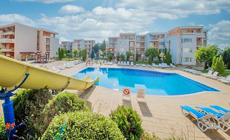 Geräumige Wohnung mit zwei Schlafzimmern in Sonnenstrand – Panoramablick und ruhige Lage