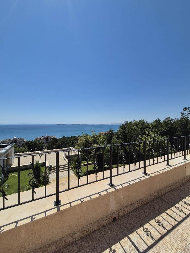 Luxuriöse 2-Zimmer-Wohnung mit Panoramablick auf das Meer in Sweti Wlas – Großzügigkeit, Komfort und prestigeträchtige Lage