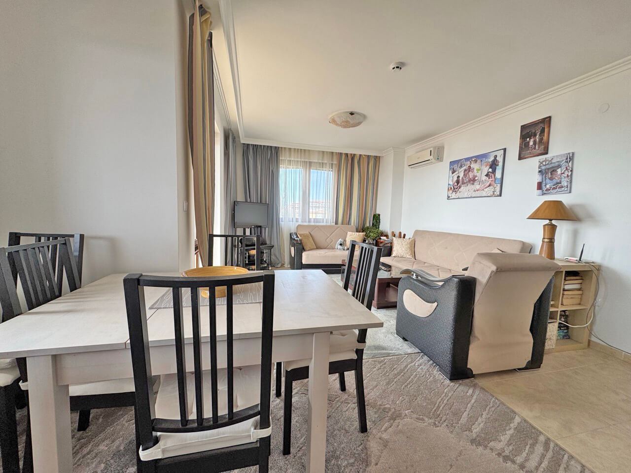 Geräumige Zwei-Schlafzimmer-Wohnung in einem Boutique-Komplex nur wenige Meter vom Meer in Sveti Vlas entfernt 