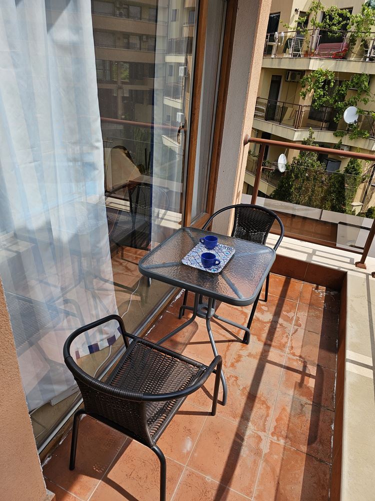 Zweizimmer-Maisonette mit großer Panoramaterrasse in einer prestigeträchtigen Anlage in Sveti Vlas