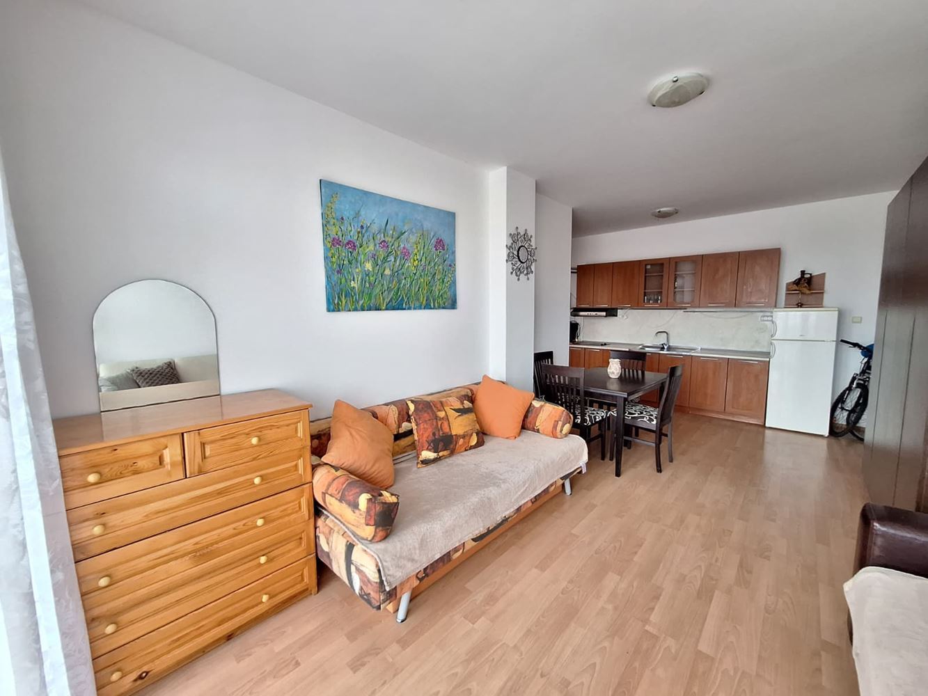 Geräumige Ein-Zimmer-Wohnung in einem luxuriösen Komplex mit Pools und Sporteinrichtungen