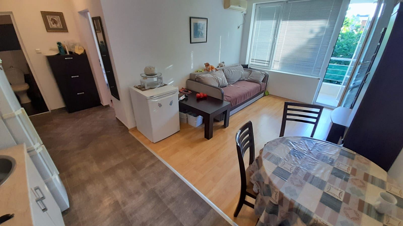 Komfortable Wohnung mit einem Schlafzimmer in einer ganzjährig geöffneten Wohnanlage mit Parkplatz im Stadtteil Sarafovo