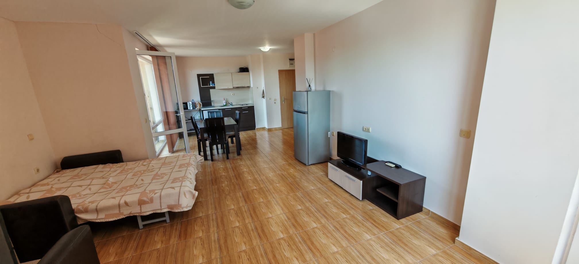 Möblierte Zweizimmerwohnung mit teilweisem Meerblick und ausgezeichneter Infrastruktur