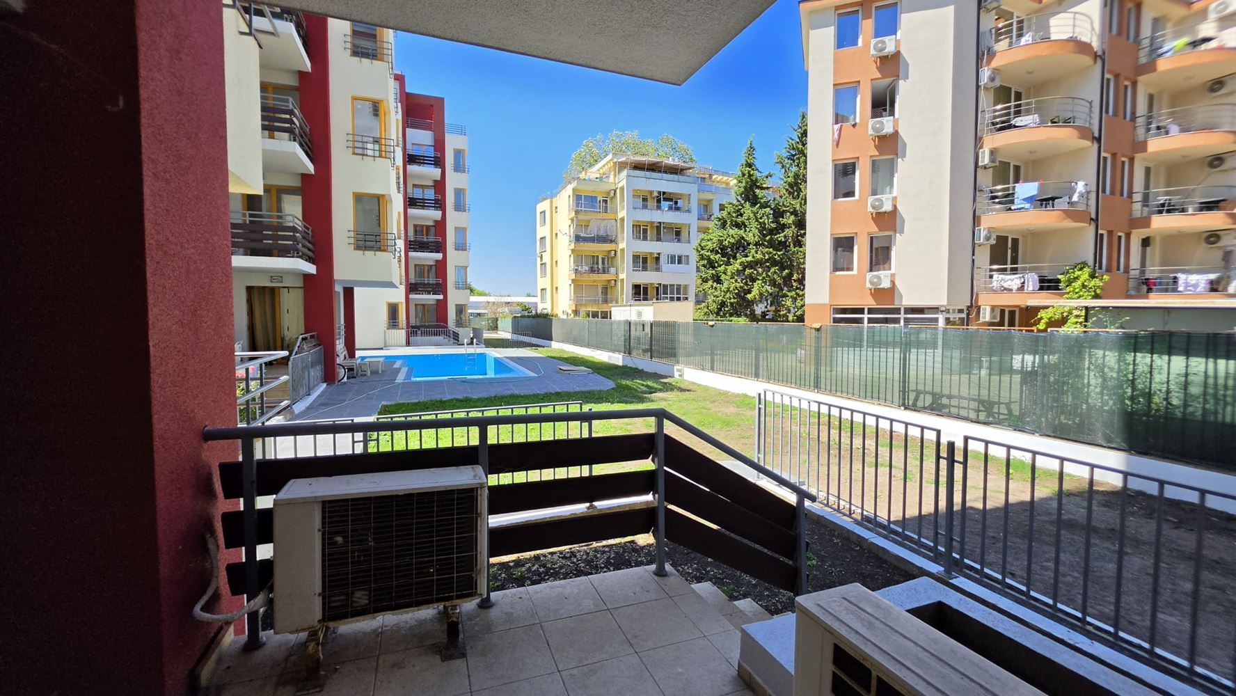 Wohnung mit privatem Garten in Sonnenstrand – keine Wartungsgebühr!