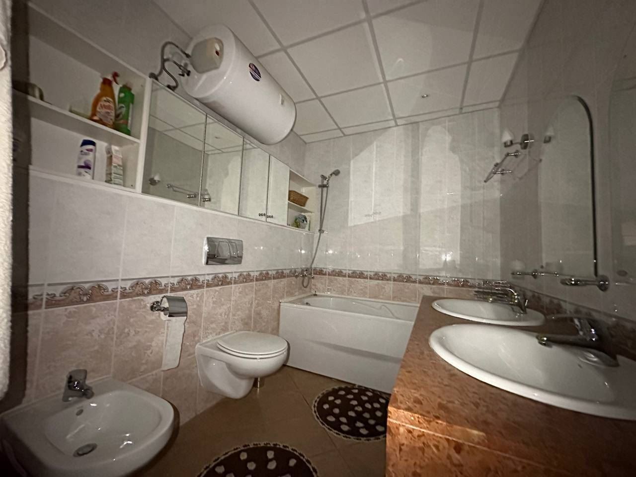 Geräumige Wohnung mit Meerblick in erster Meereslinie in Pomorie – Ferienimmobilie mit dem Gefühl eines luxuriösen Resorts