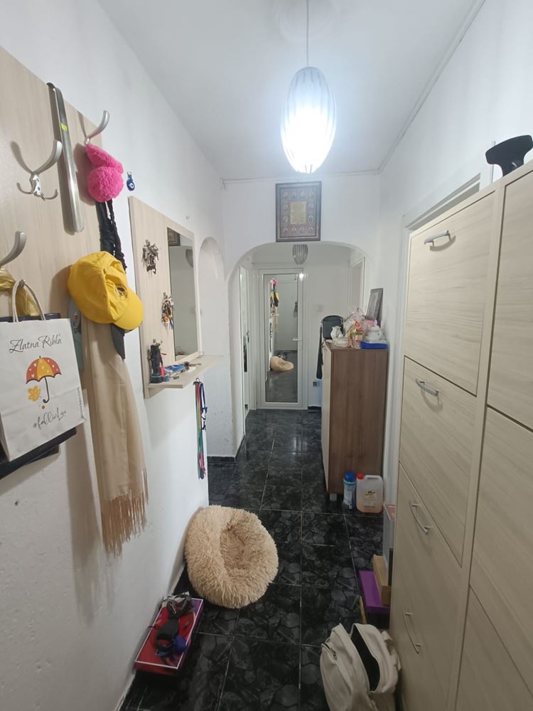 Großzügige Wohnung mit vier separaten Räumen in hervorragender Lage in Burgas