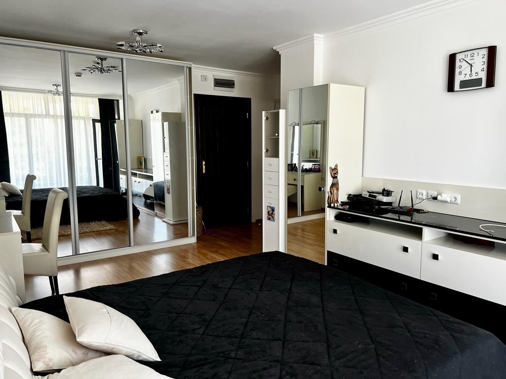 Gemütliche Zweizimmerwohnung mit Panoramablick auf das Meer und die Berge in Sveti Vlas