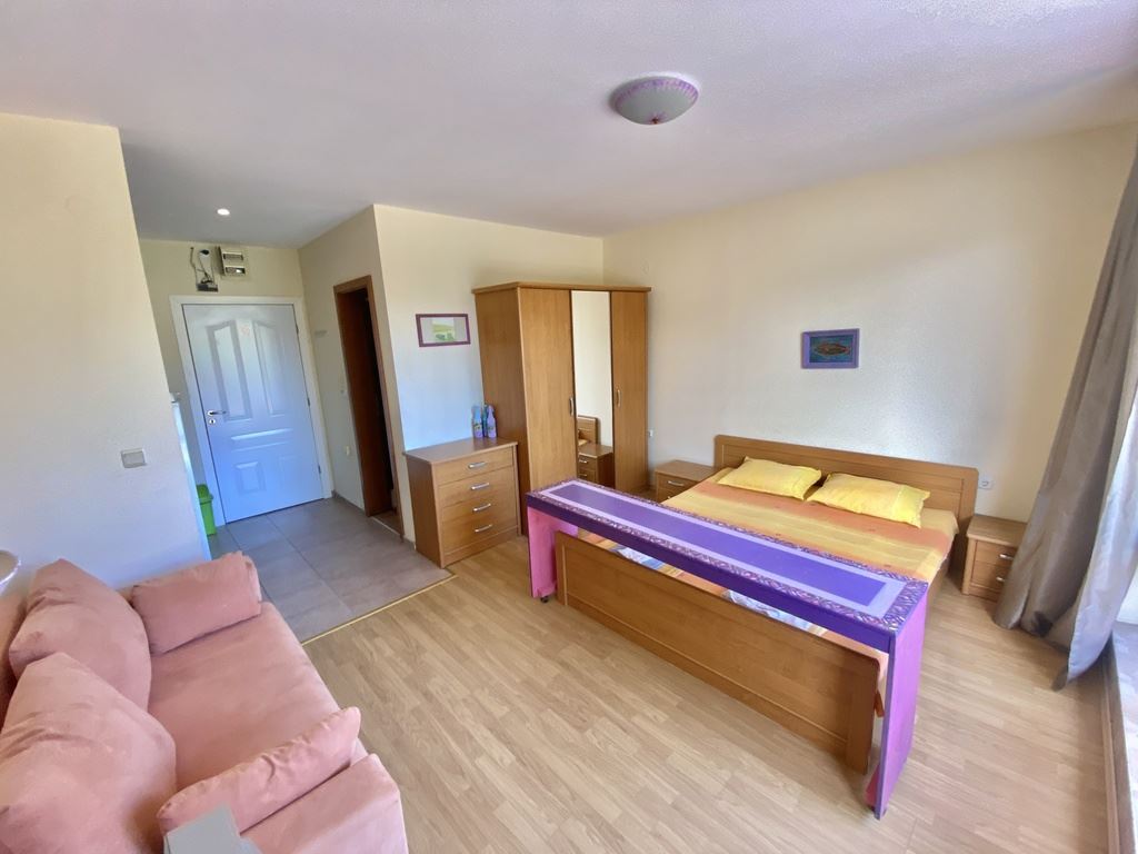 Studio in erster Meereslinie in einer Anlage in Elenite – Meer, Berge und Urlaubskomfort in einem