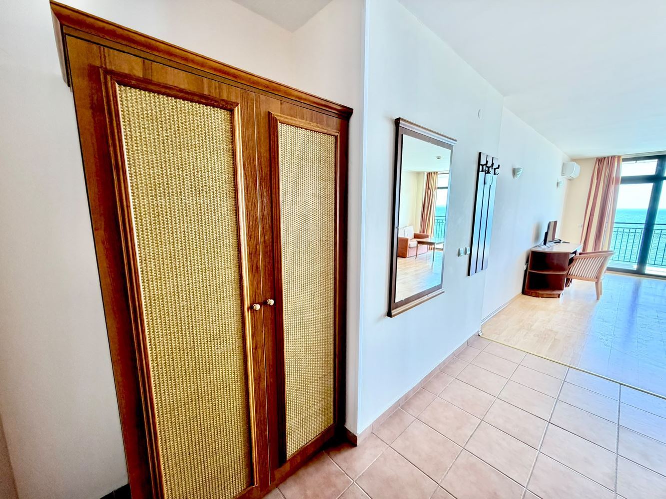 2-Zimmer-Wohnung mit Panoramablick auf das Meer in erster Meereslinie in Sveti Vlas