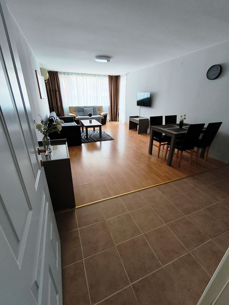 Luxuriöse Wohnung mit einem Schlafzimmer in erster Meereslinie in Sveti Vlas