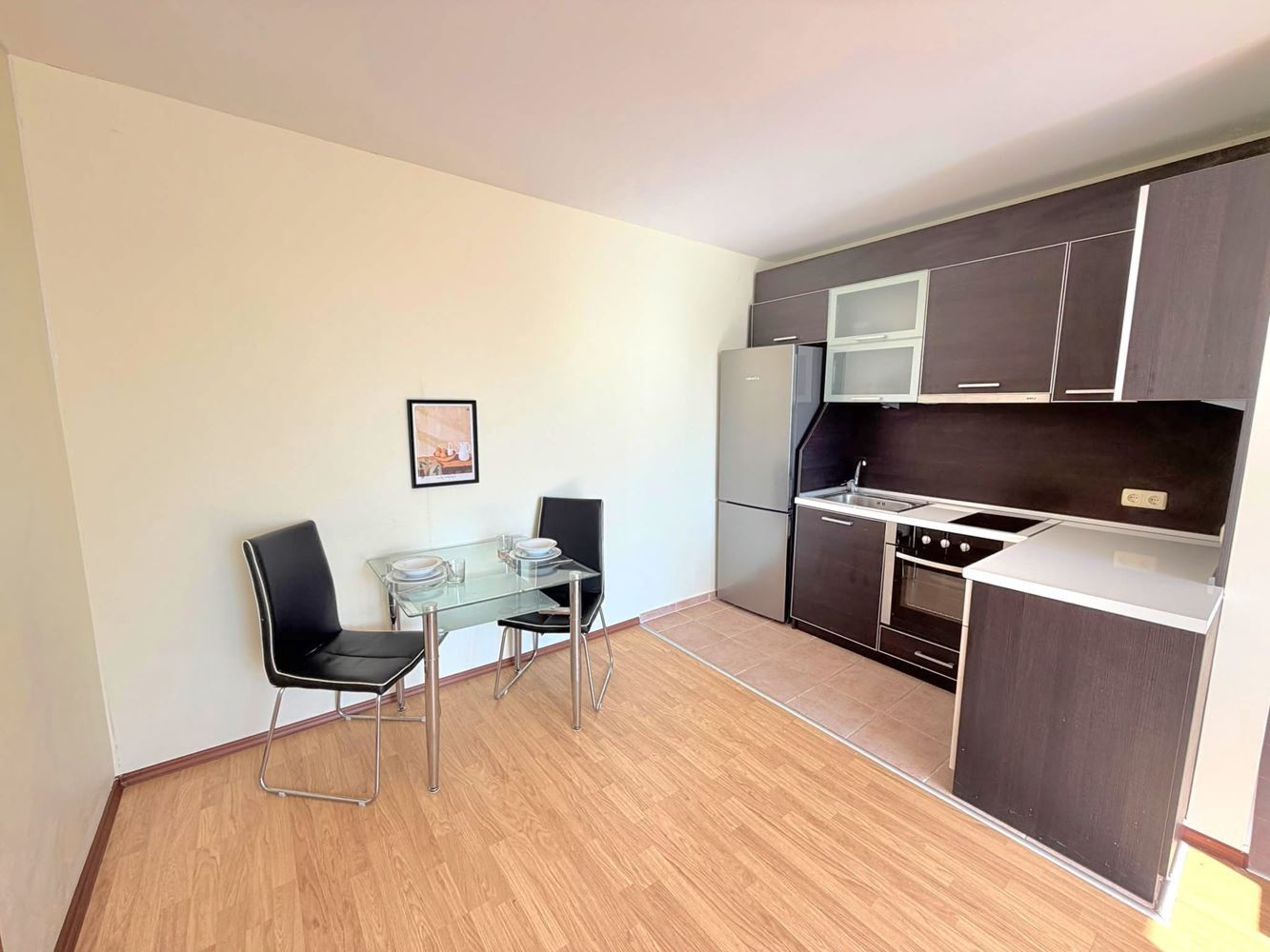 Helle und warme Zweizimmerwohnung mit einem Schlafzimmer in der Nähe des Aquaparks in Sonnenstrand – ausgezeichnete Investition zur Vermietung