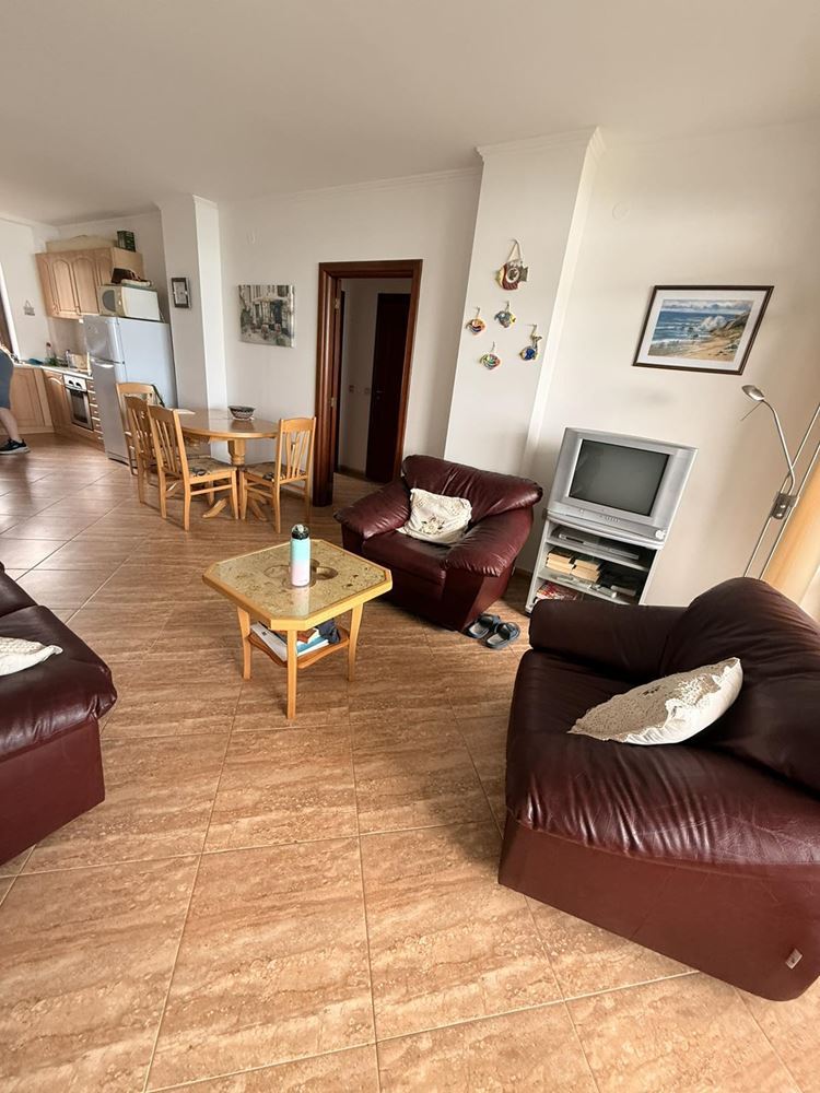 Drei-Zimmer-Wohnung in erster Meereslinie in Sveti Vlas – Komfort, Geräumigkeit und einzigartiger Meerblick