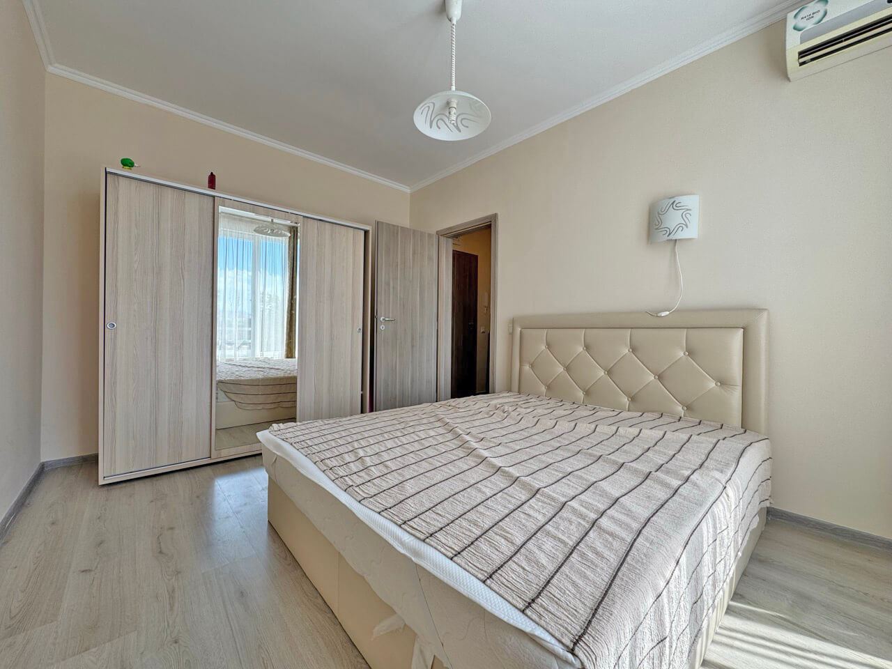 Apartment mit zwei Schlafzimmern und Poolblick in einer modernen Anlage in Sonnenstrand