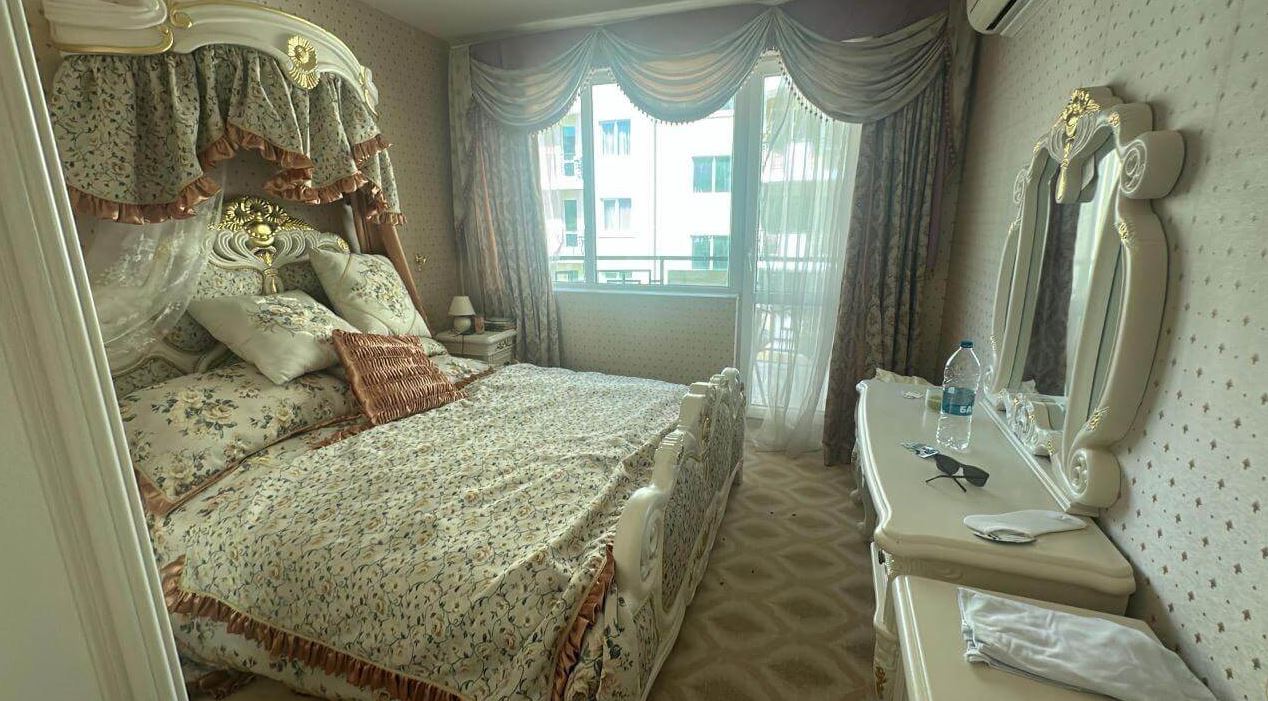 Zweizimmerwohnung mit einem Schlafzimmer in erster Meereslinie in Elenite – Ruhe, Natur und Panoramablick auf das Meer