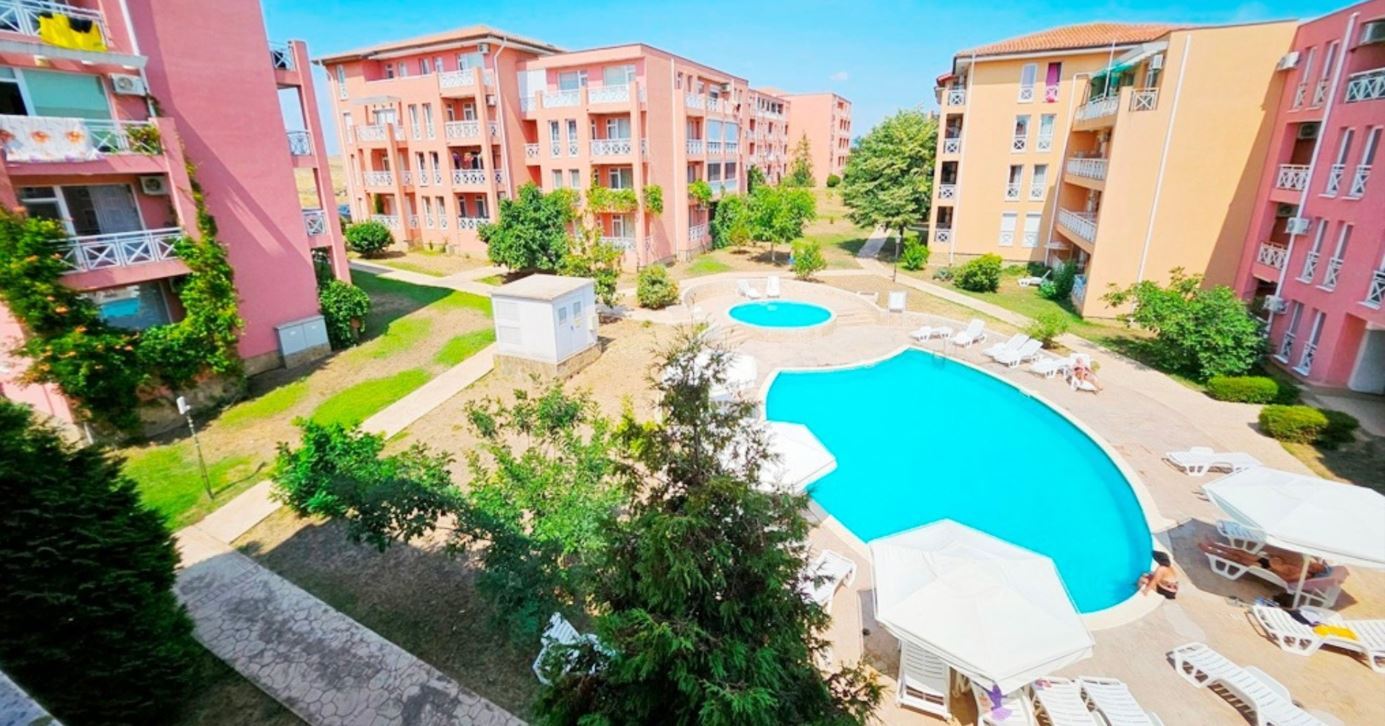 Exklusiv möbliertes Studio in einer geschlossenen Anlage mit umfangreicher Infrastruktur und ruhiger Atmosphäre