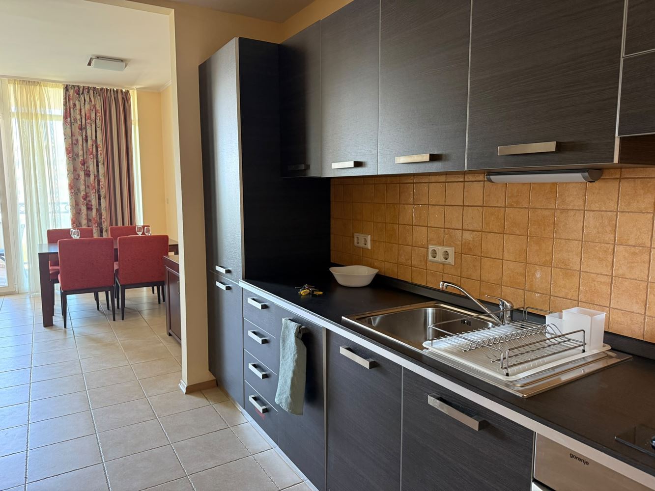 Geräumige Zweizimmerwohnung in erster Meereslinie in Pomorie