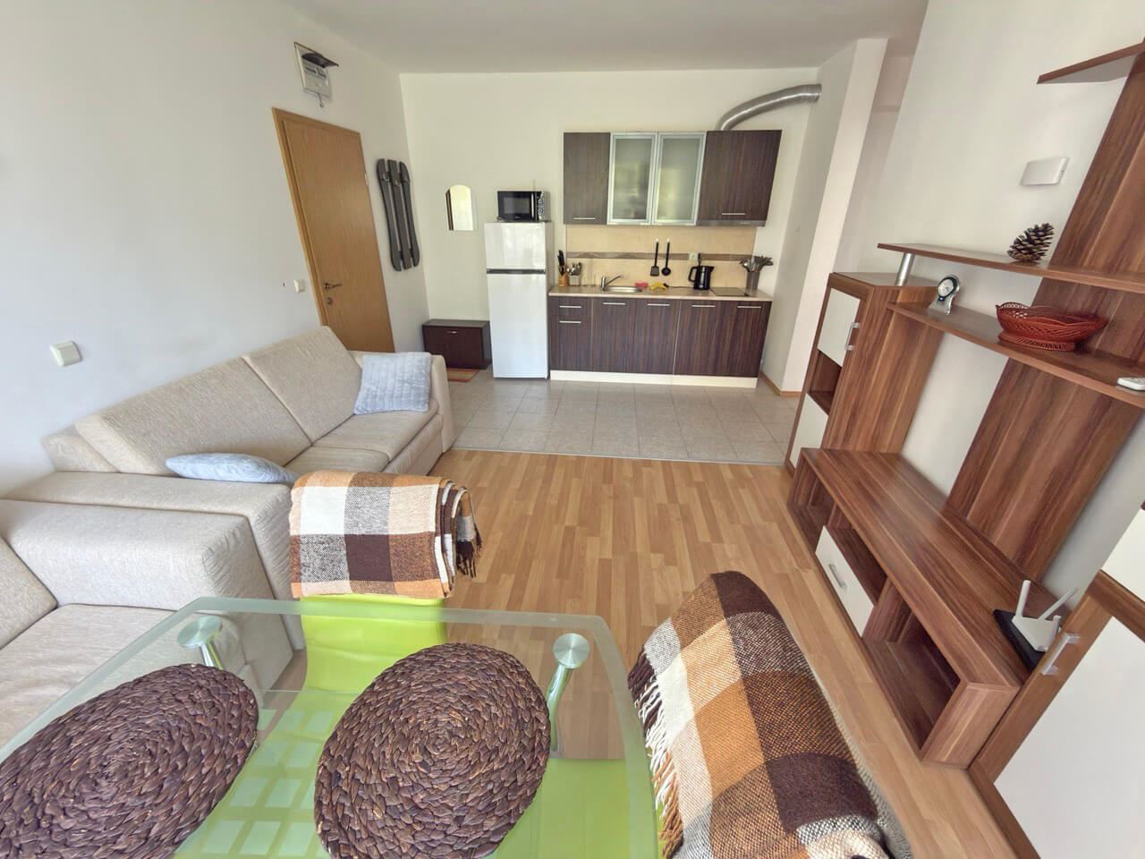 Zweizimmerwohnung mit hochwertiger Möblierung und Swimmingpool in einer modernen Anlage in Sonnenstrand