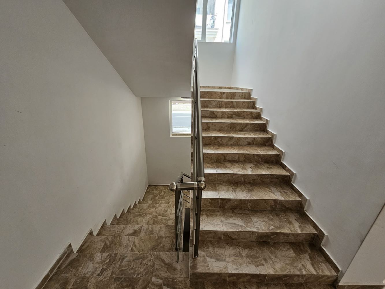 Ein-Zimmer-Wohnung in Sveti Vlas – heller Souterrain, bezugsfertig, keine Wartungsgebühr
