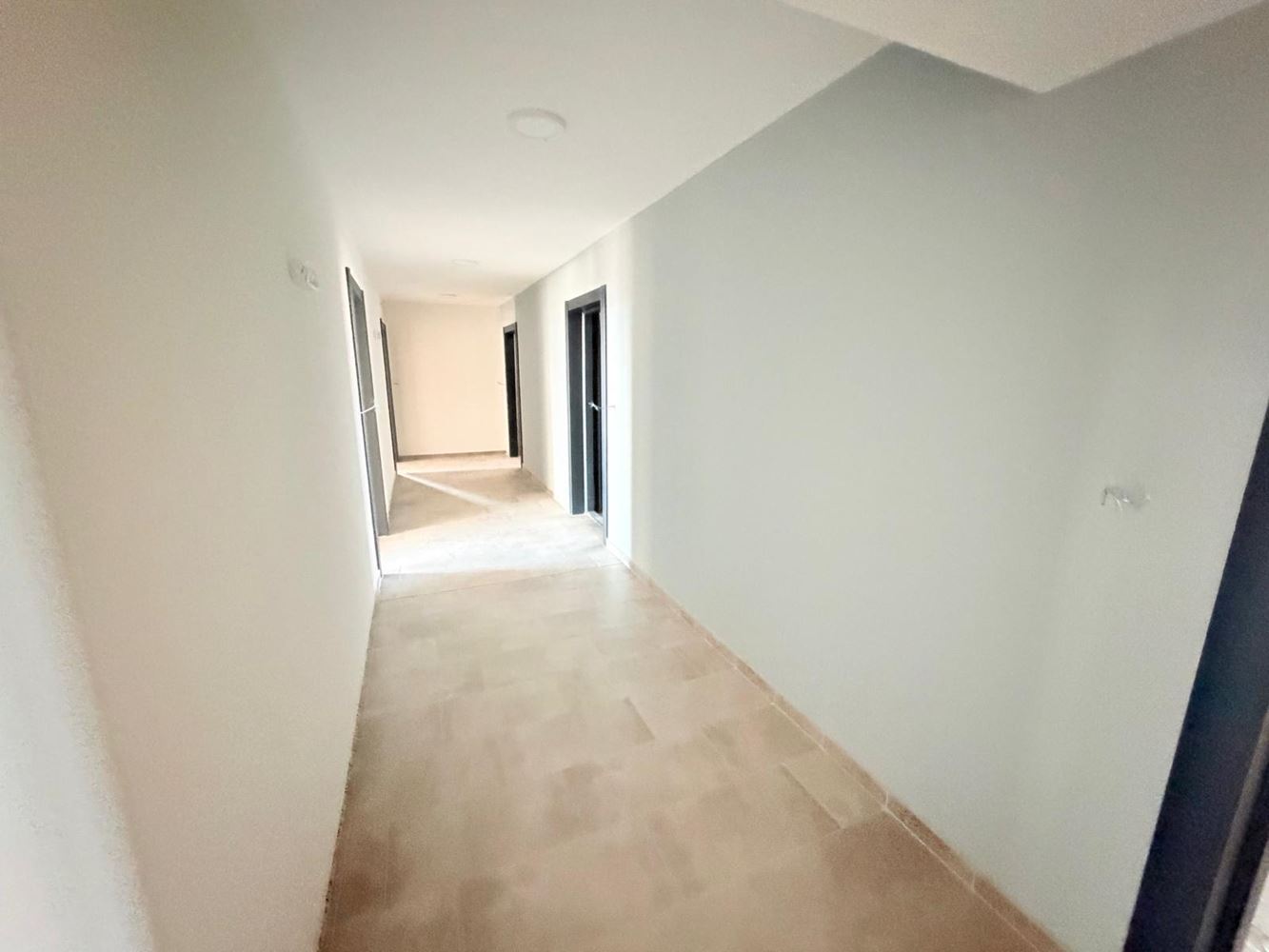 Ein neues Zuhause mit Potenzial und Komfort – 2-Zimmer-Wohnung in einem modernen Gebäude im Wohnviertel Madika