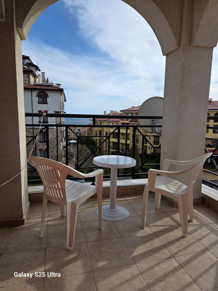 Ein-Zimmer-Wohnung mit Meerblick und Blick auf Alt-Nessebar in Sveti Vlas