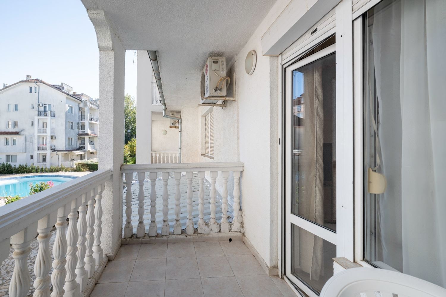 Geräumige Wohnung mit Poolblick in Sonnenstrand – eine ausgezeichnete Wahl für Urlaub und Investition