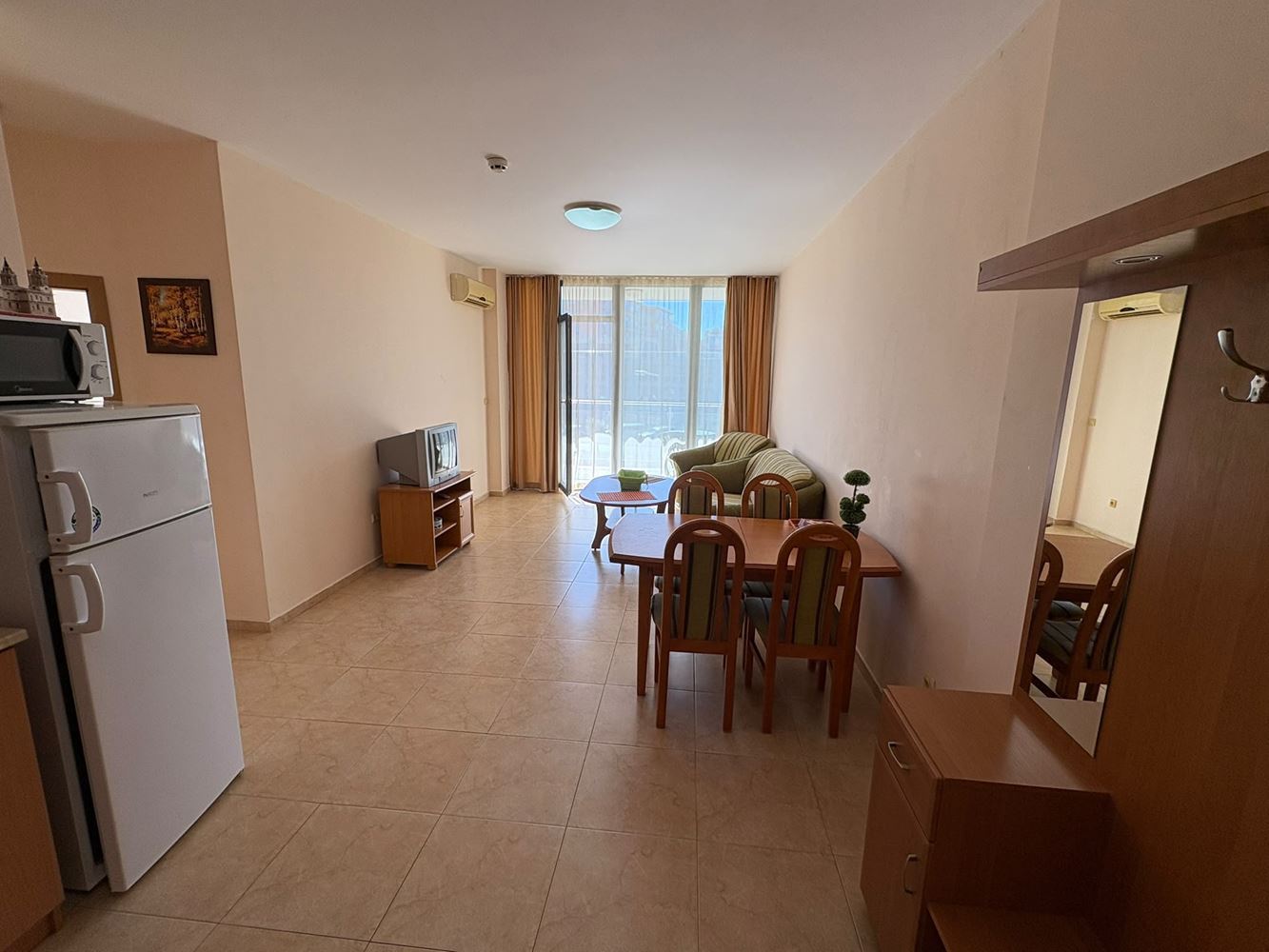 2-Zimmer-Wohnung in Sonnenstrand – Komfort in einer Anlage mit Swimmingpools und Wasserrutschen