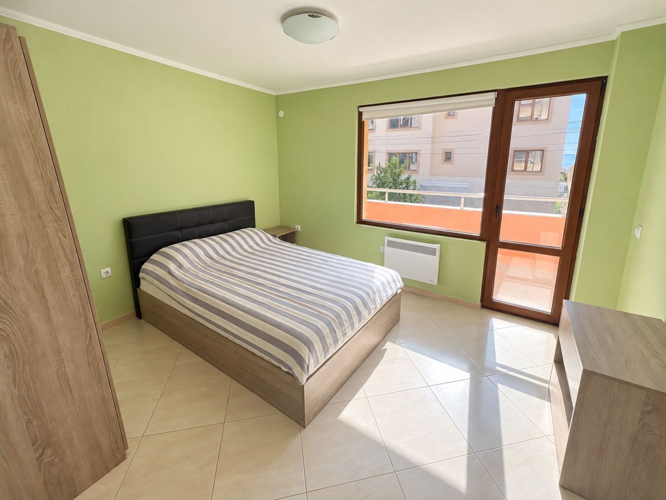 Geräumige 3-Zimmer-Wohnung 100 m vom Meer in Ravda – ohne Instandhaltungsgebühr